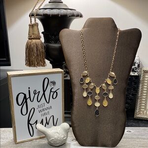 NWOT Gold and Black Boutique Statement Necklace!